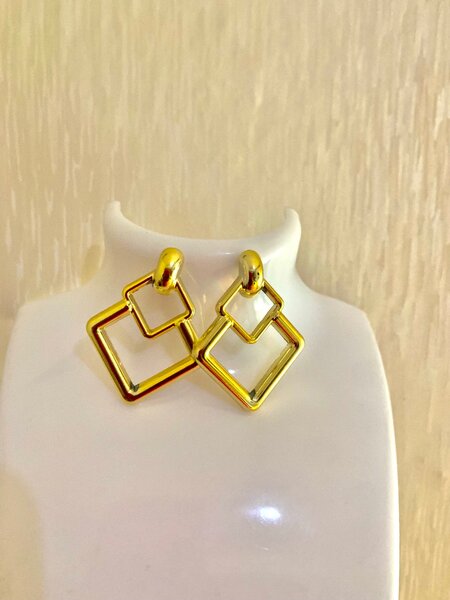 Fashion earrings