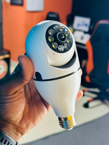 CAMÉRAS DE SURVEILLANCE ROBOTISÉES.