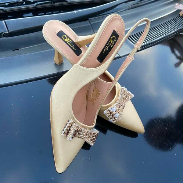 Tream heel shoes