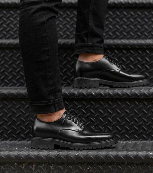 Solid fashion shoes