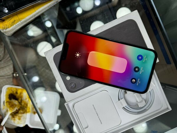iPhone 13