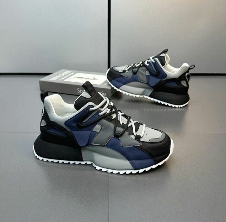 Sneaker