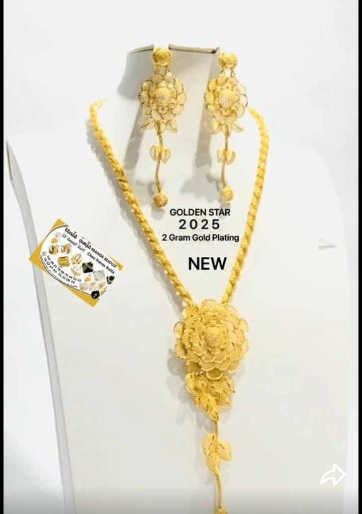 Parure dorée élégante