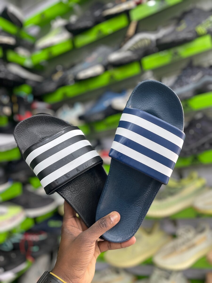 Adillette slides
