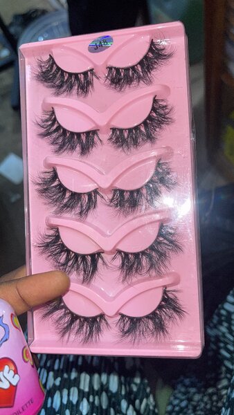 Faux cils de shein