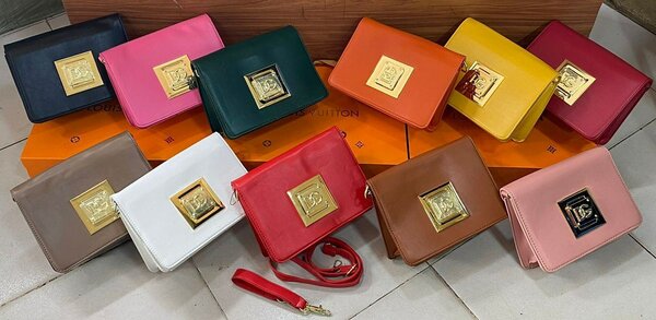 Hand bag's