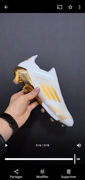 Chaussures de Football Blanches et Dorées