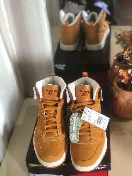 REEBOK