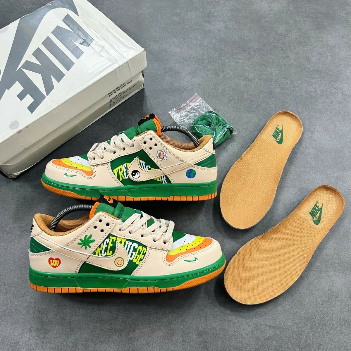 NIKE SB DUNK