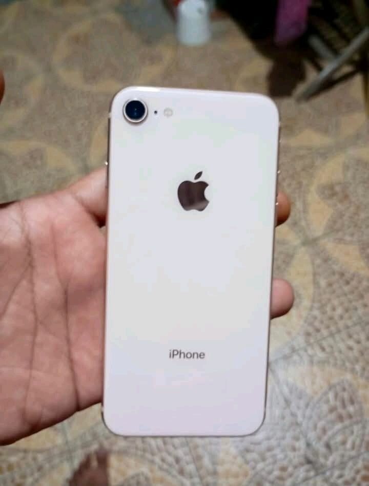 iPhone 8 simple
