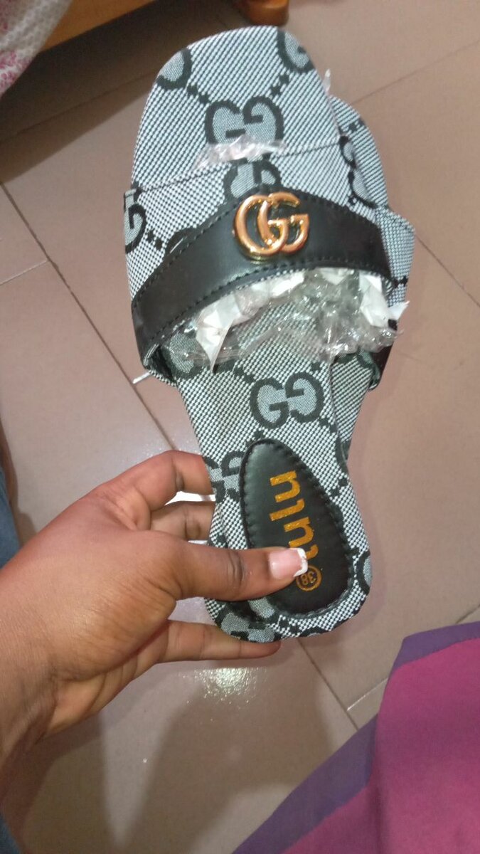 Ladies slippers