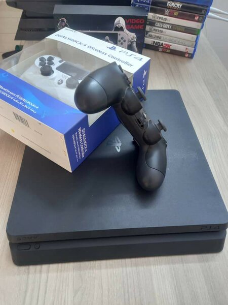 ps4 slim 5jeux