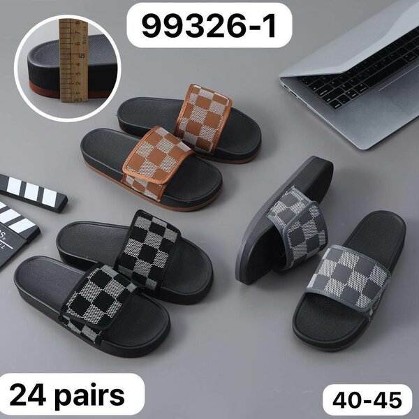 Claquettes à carreaux élégantes