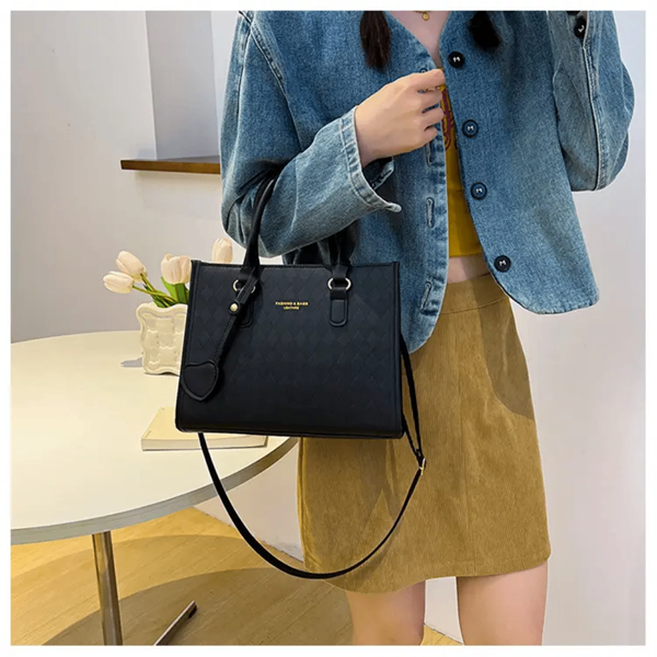Sac à main noir et blanc