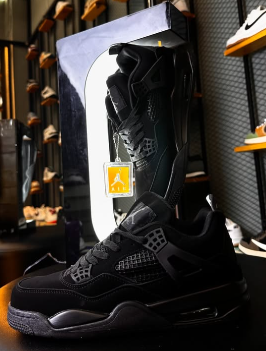 Black Nike Jordan