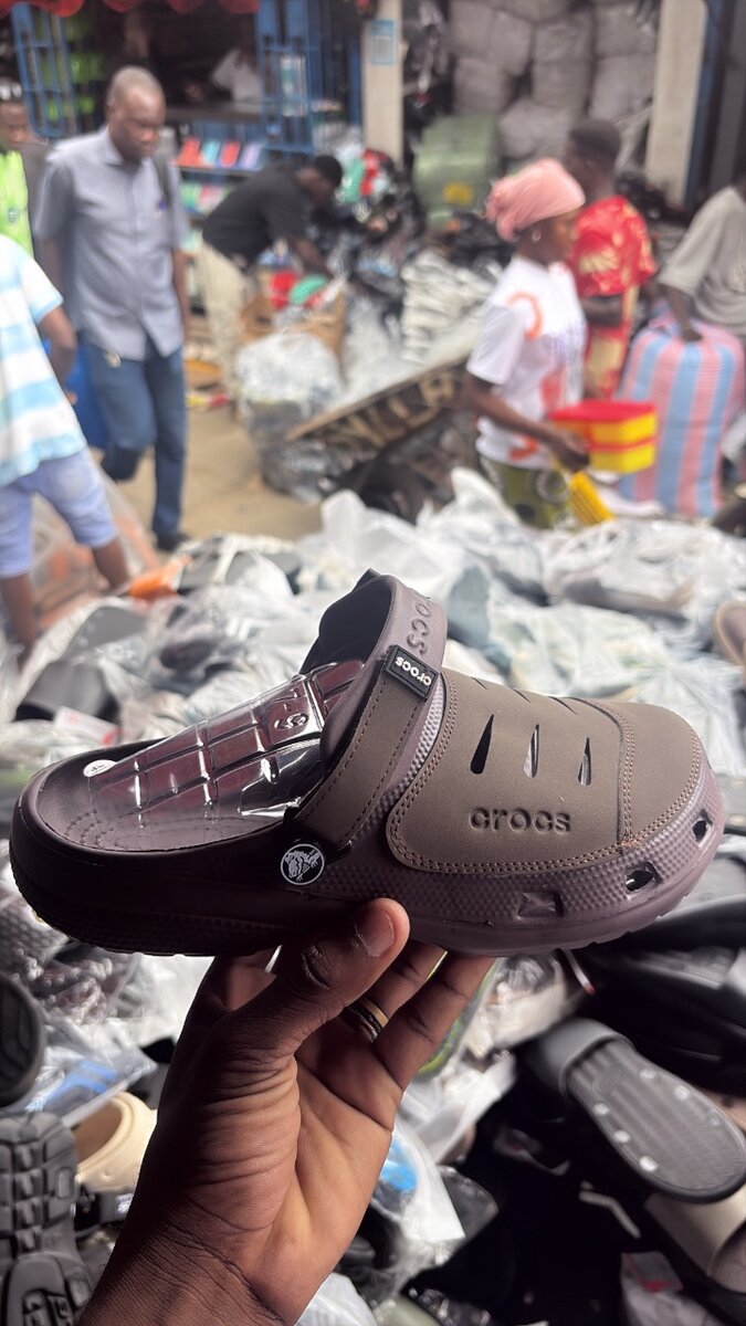 CROCS