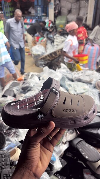 CROCS
