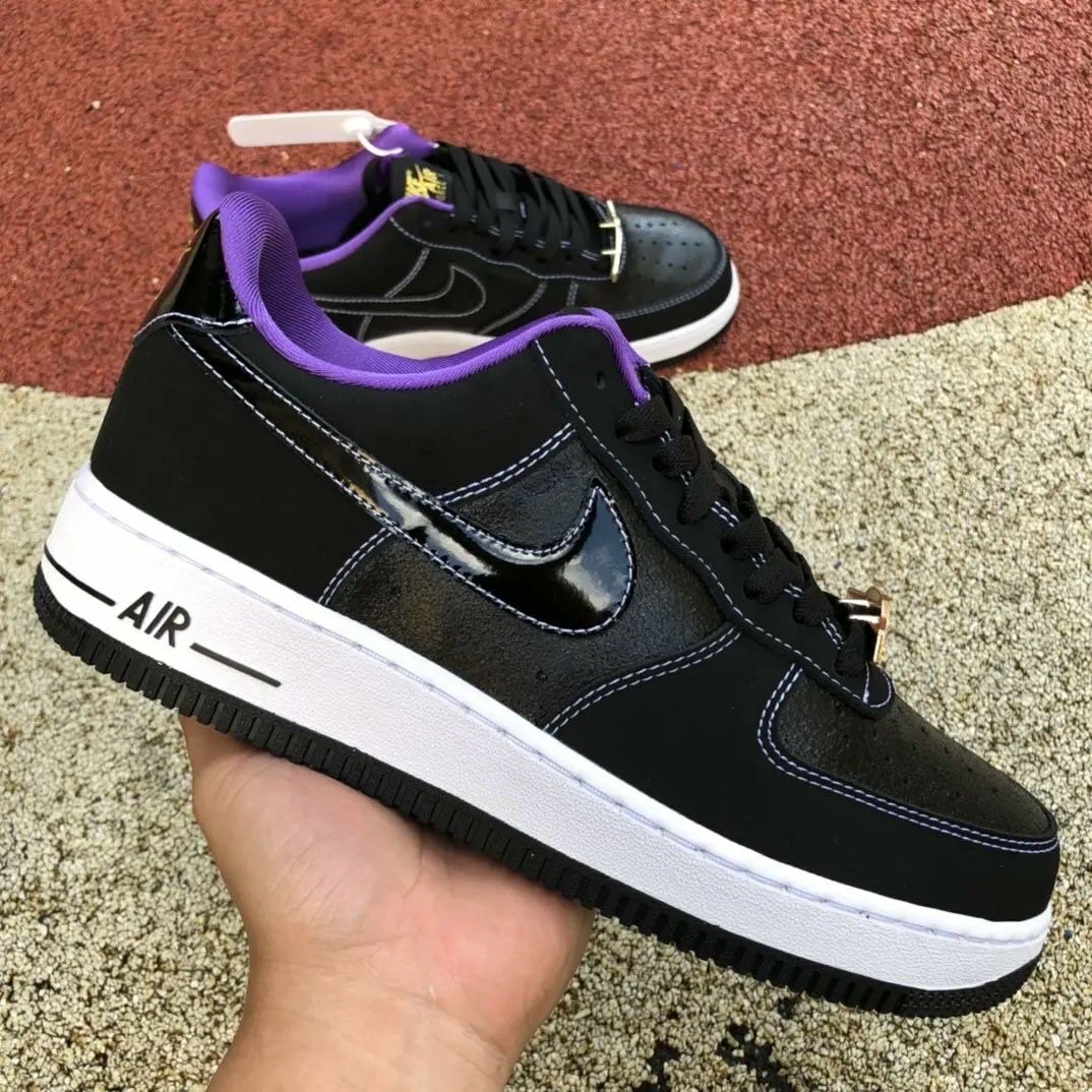NIKE AIRFORCE