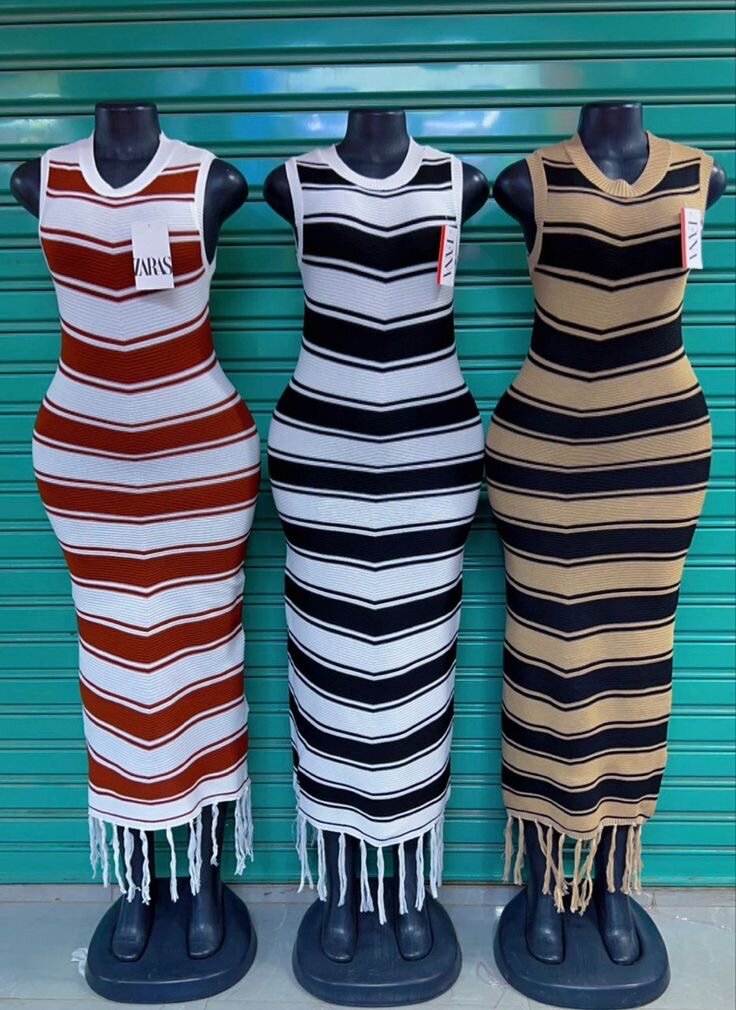 Robe moulante longue rayée