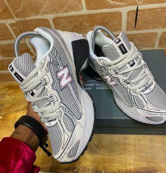 NEW BALANCE 740