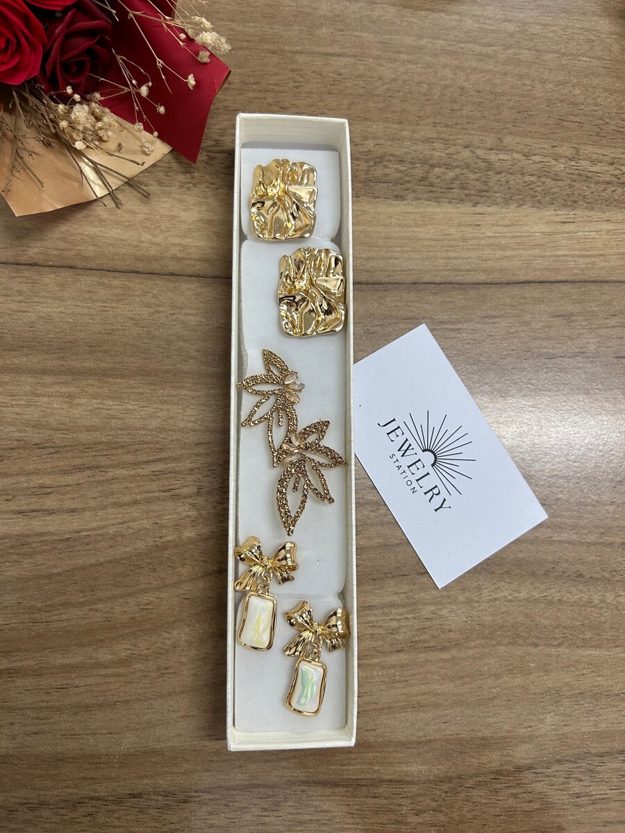 Earrings set