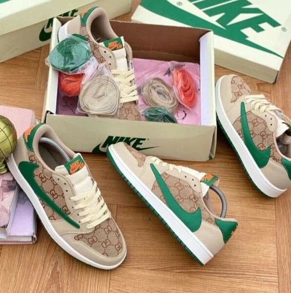 AIR JORDAN 1 GUCCI