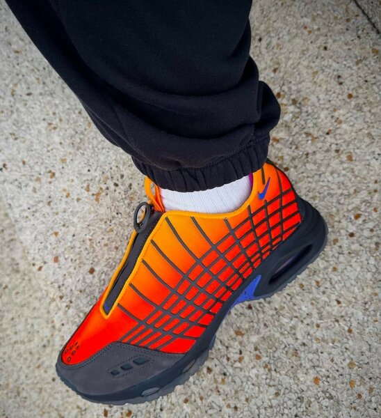 NIKE CLASSIC