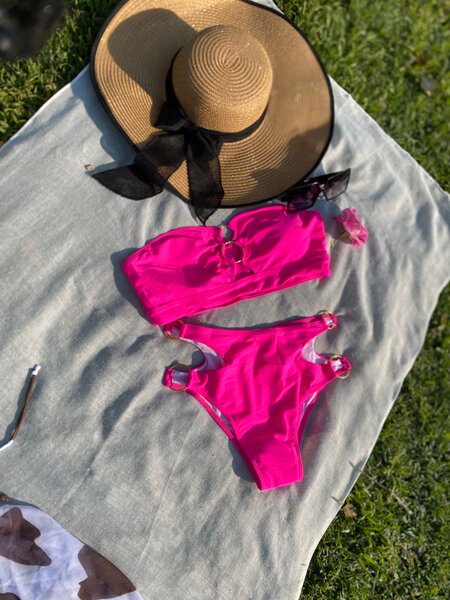 Bikini / swimsuit