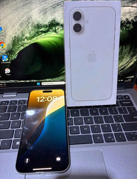 iPhone 16 plus blanc 528Go