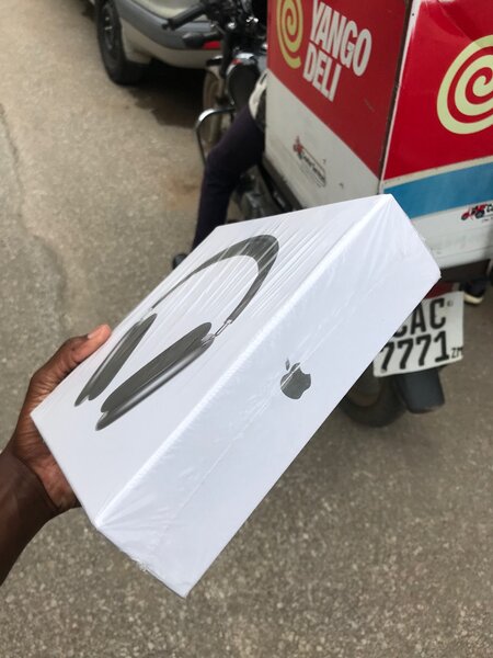 Apple AirPods max