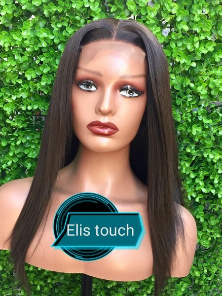 Straight wig