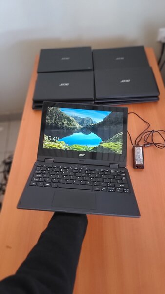 Acer travelmate