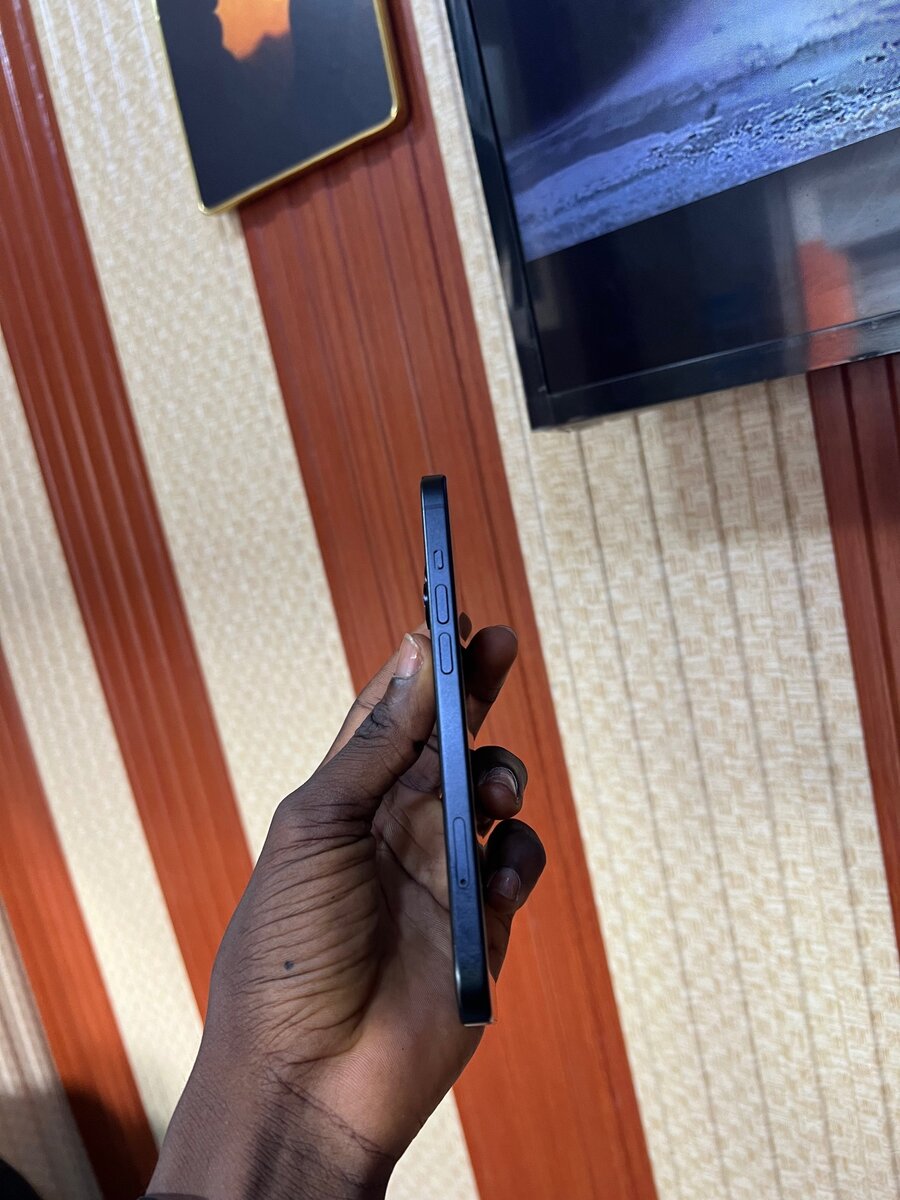 iPhone 15 simple