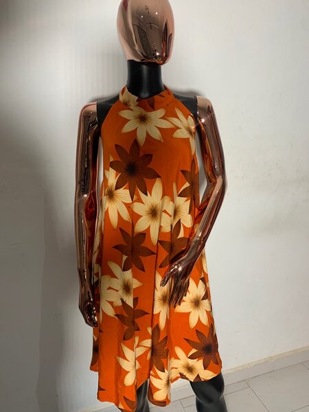 Free size opened back dress