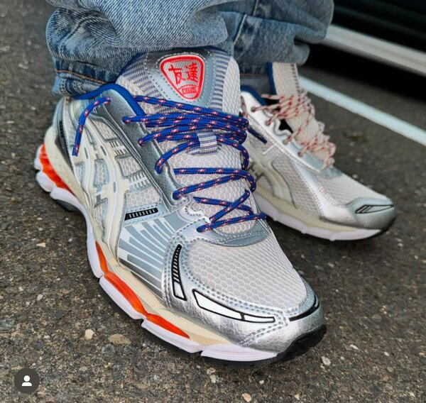 Asics Sneakers