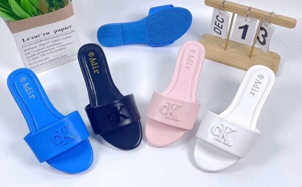 Ladies slippers