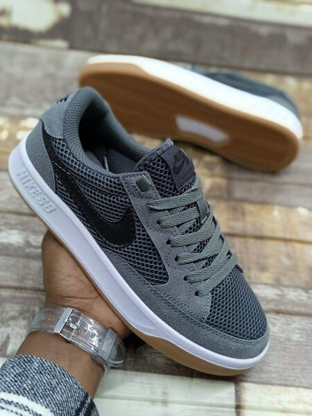 CLASSIC NIKE SB.