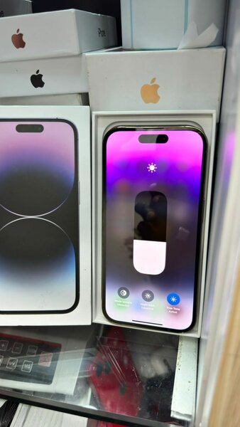 *iphone 14 pro 256g état super propre :