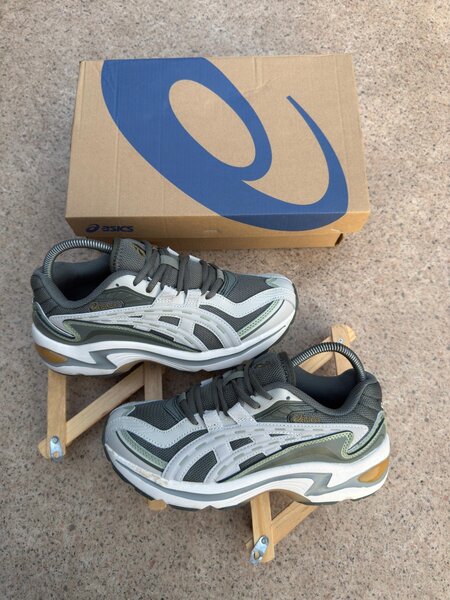 Chaussures asics