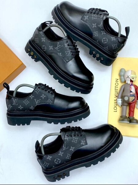 Dressing shoes