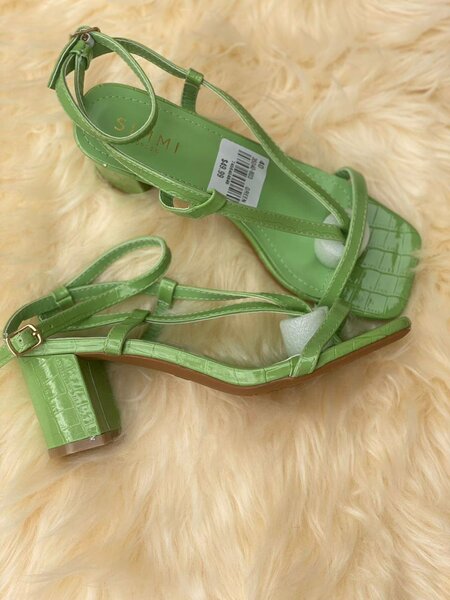 Women's footwear