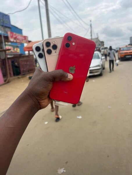 iPhone 11 Rouge Boîte Ouverte