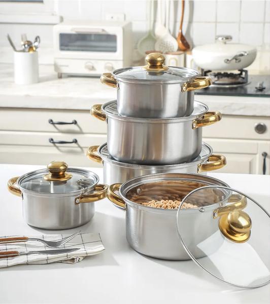 5 Soupière en aluminium
