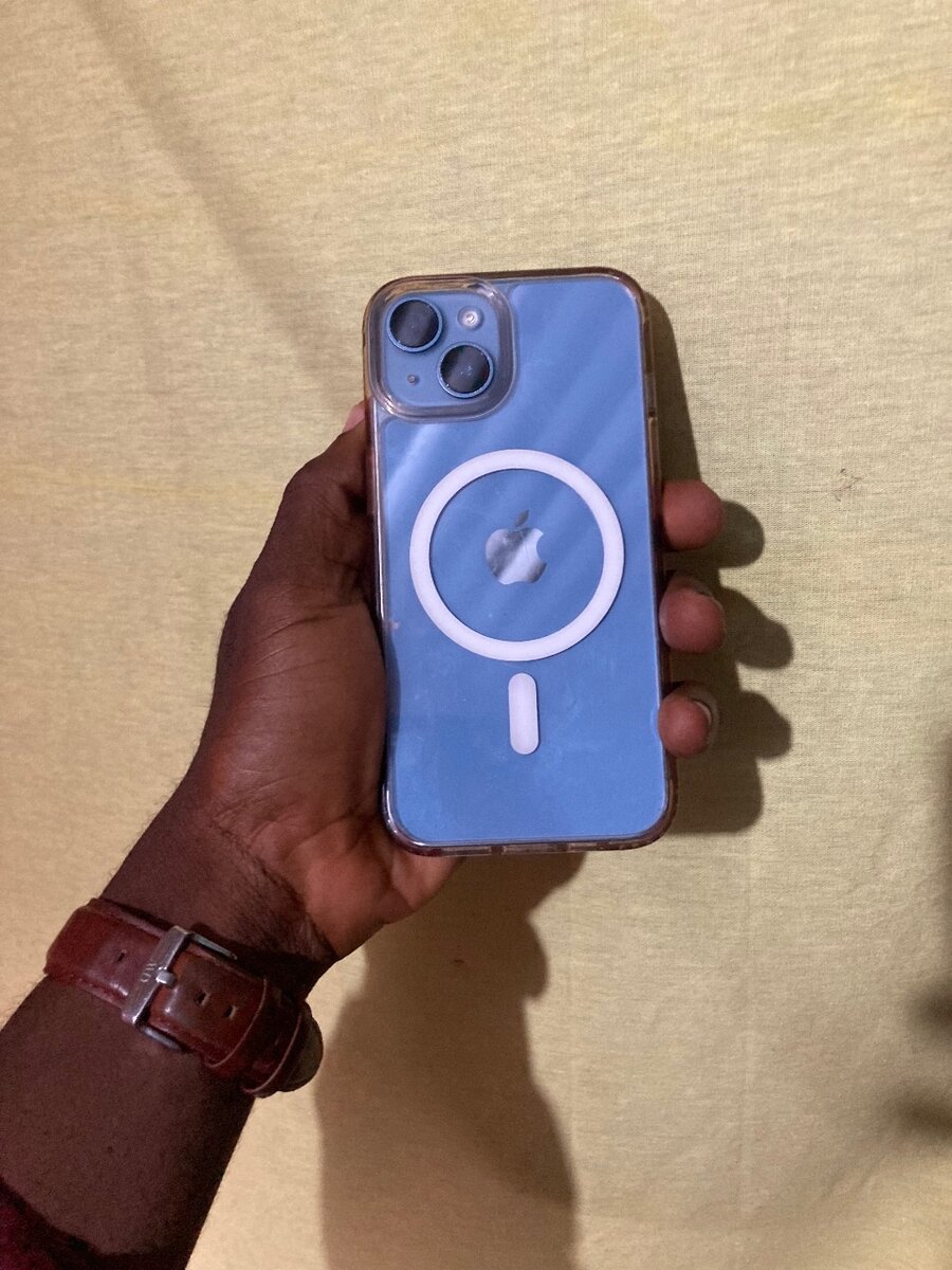IPHONE 14 256Go bloqué iCloud