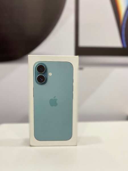 iPhone 16