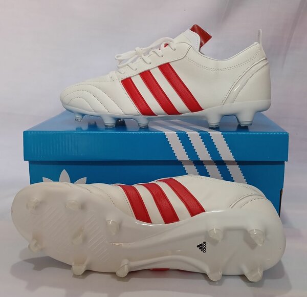 Soccer boots
