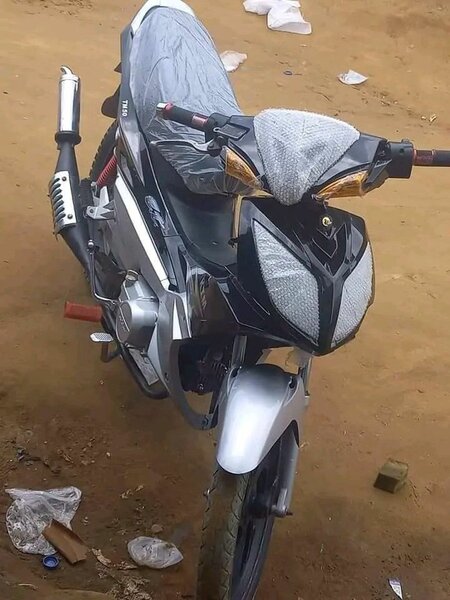 Moto sportive puissante 125cc
