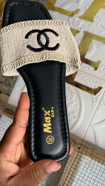 Ladies slippers