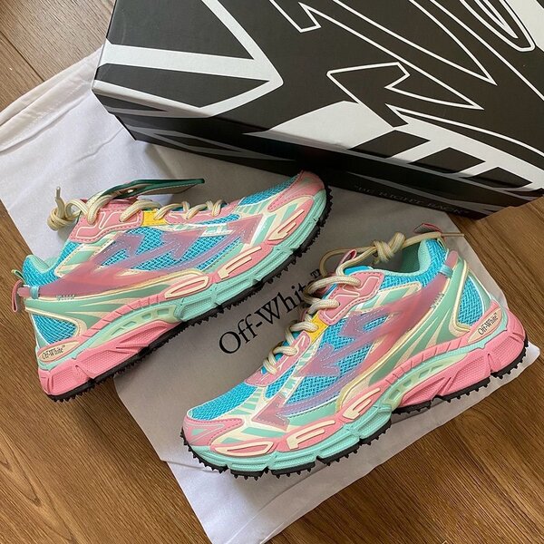 Sneakers Off-White Pastel
