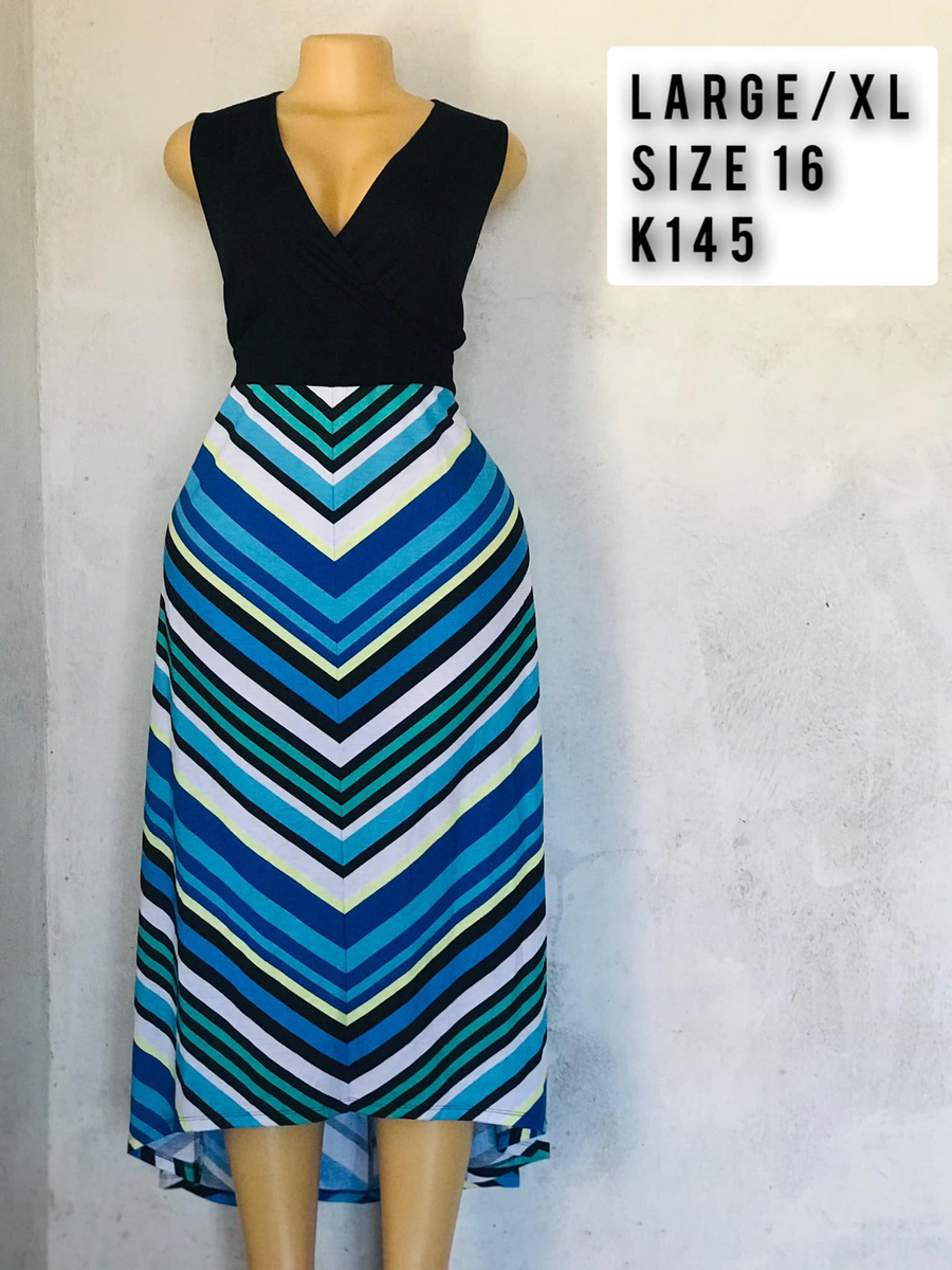 Robe noir bleu